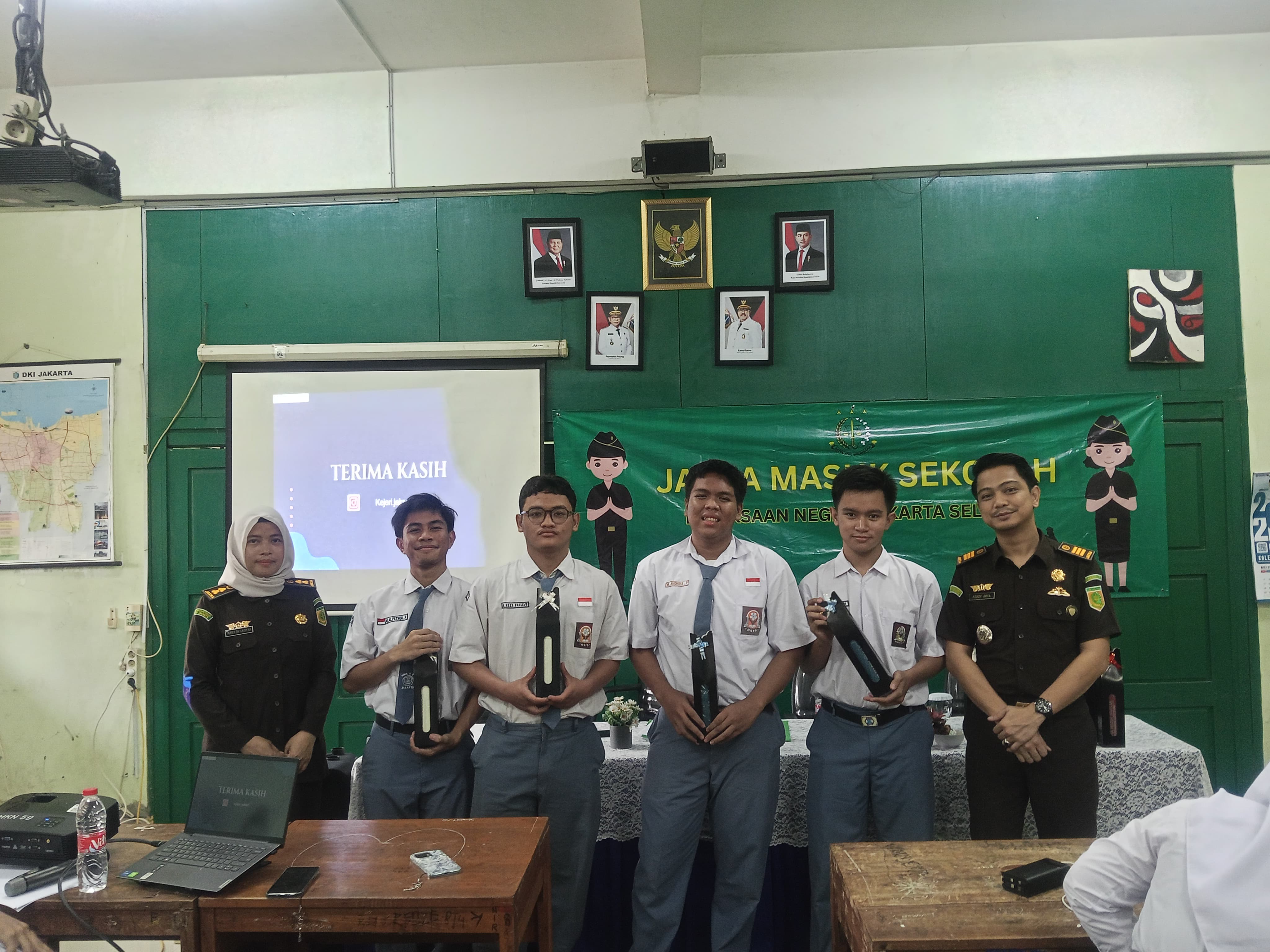 Gedung Sekolah SMA NEGERI 4 BATAM